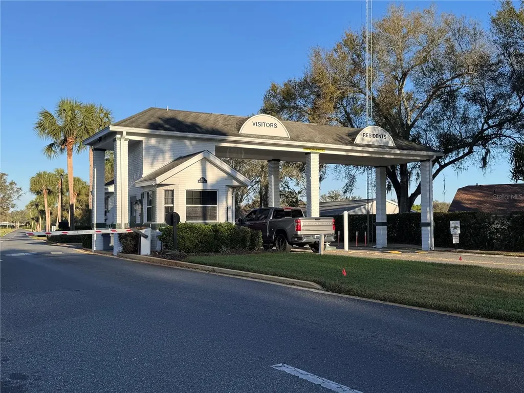 25527 Oak Alley Leesburg FL 34748