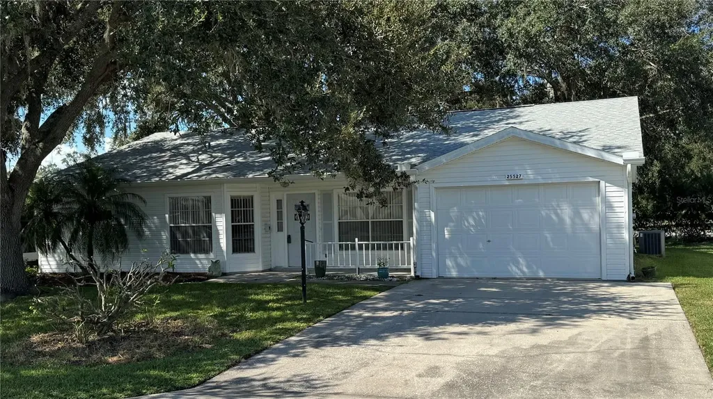 25527 Oak Alley Leesburg FL 34748