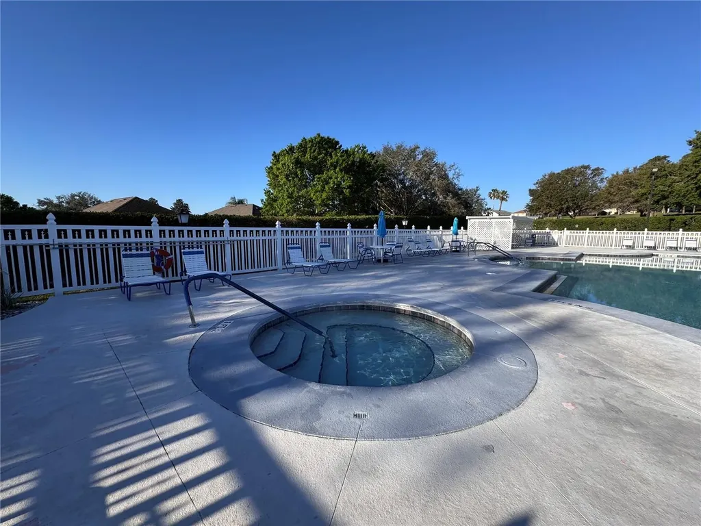 25527 Oak Alley Leesburg FL 34748