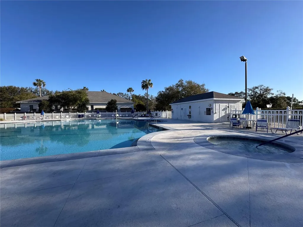 25527 Oak Alley Leesburg FL 34748