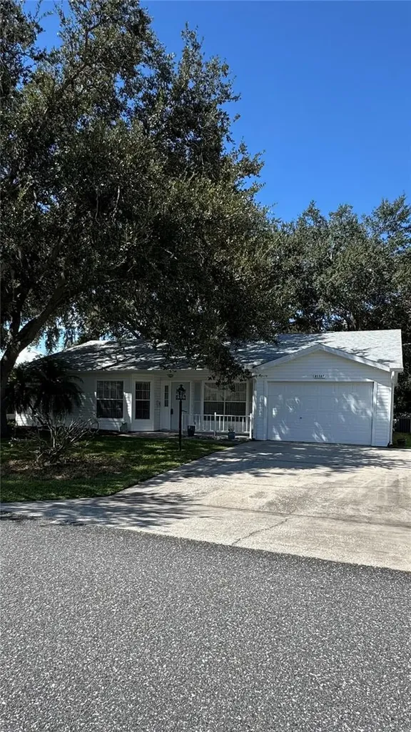 25527 Oak Alley Leesburg FL 34748