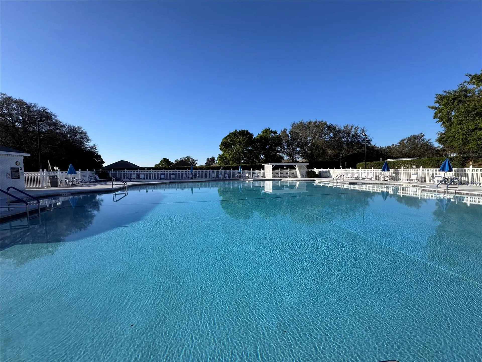 25527 Oak Alley Leesburg FL 34748