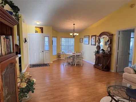 25527 Oak Alley Leesburg FL 34748