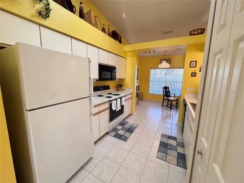 25527 Oak Alley Leesburg FL 34748
