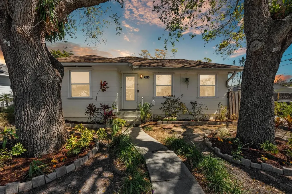 923 26th Street N St Petersburg FL 33713