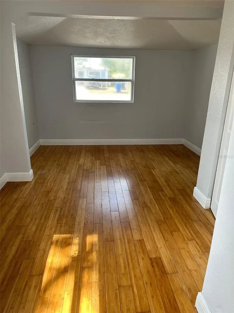 3718 19th Avenue S St Petersburg FL 33711