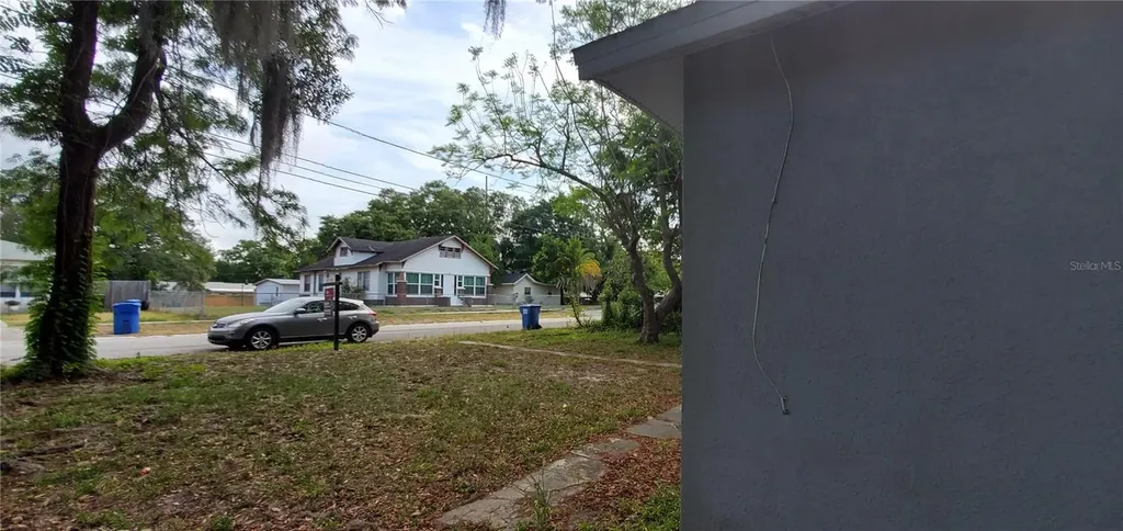 3718 19th Avenue S St Petersburg FL 33711