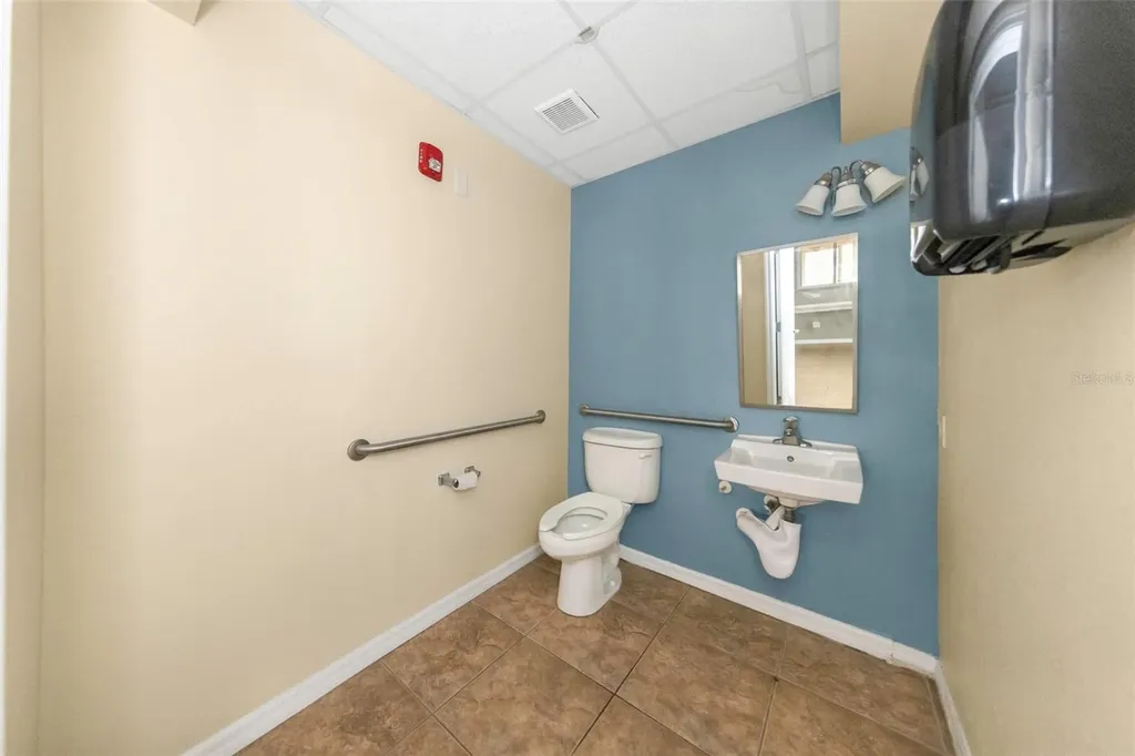 655 N Indiana Avenue Englewood FL 34223