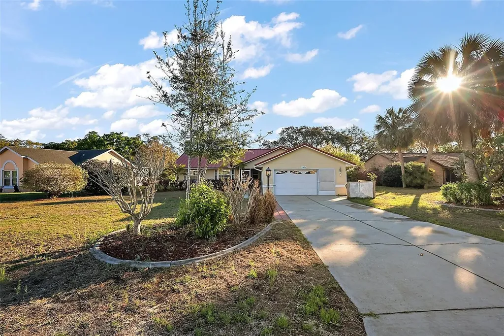 33624 Dolores Court Leesburg FL 34788