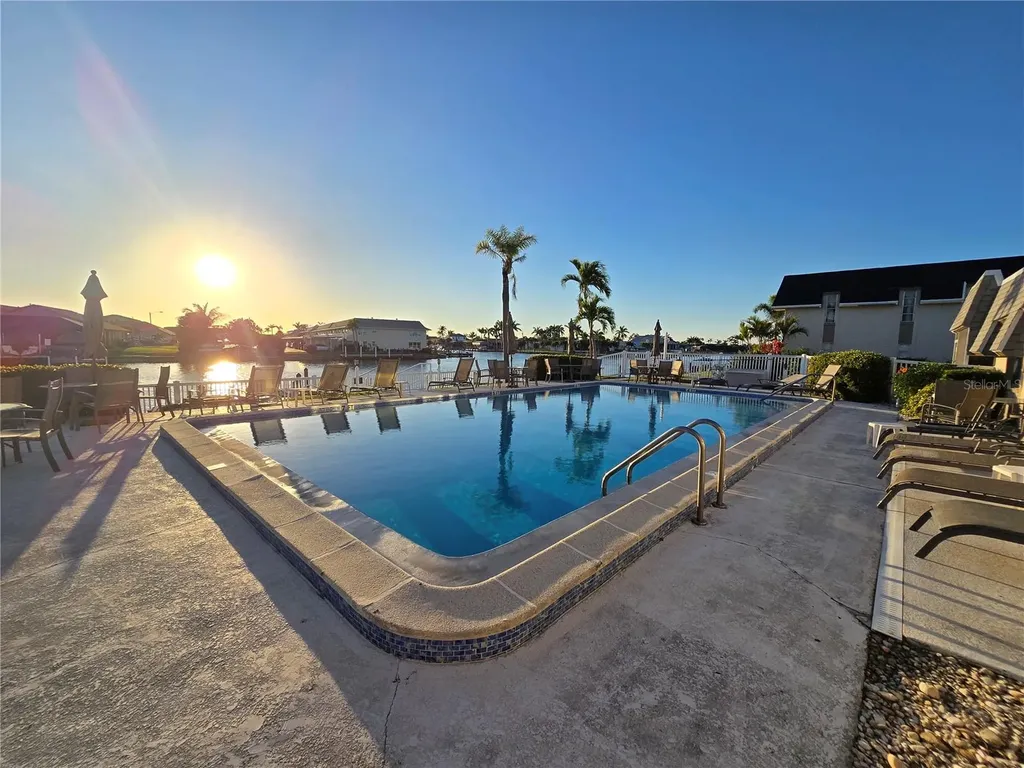 4012 SE 19th Avenue Cape Coral FL 33904