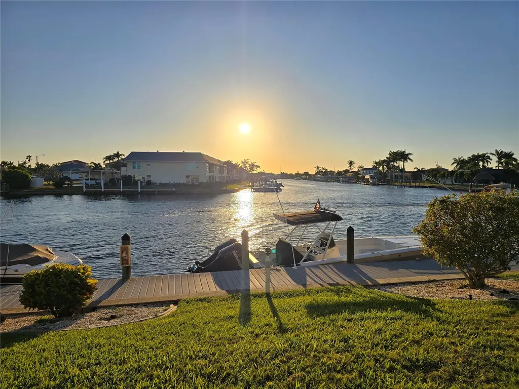 4012 SE 19th Avenue Cape Coral FL 33904