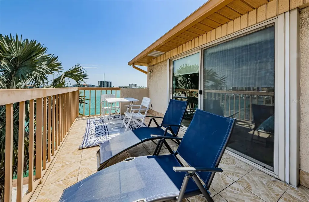 479 E Shore Drive Clearwater FL 33767