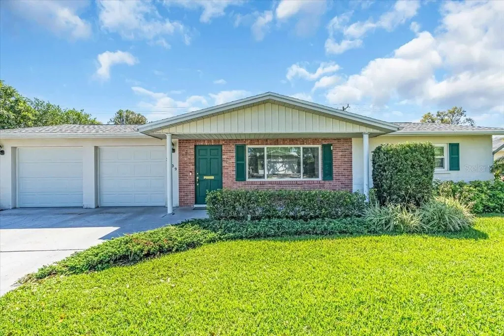 3909 18th Avenue W Bradenton FL 34205