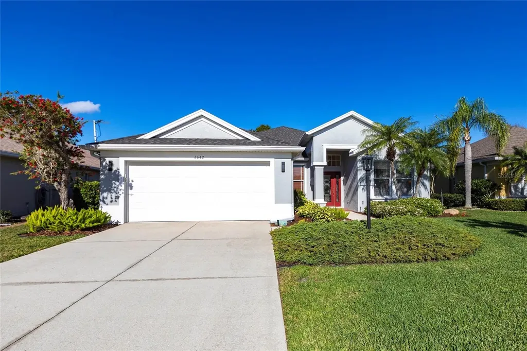 6642 Cheswick Street Sarasota FL 34243