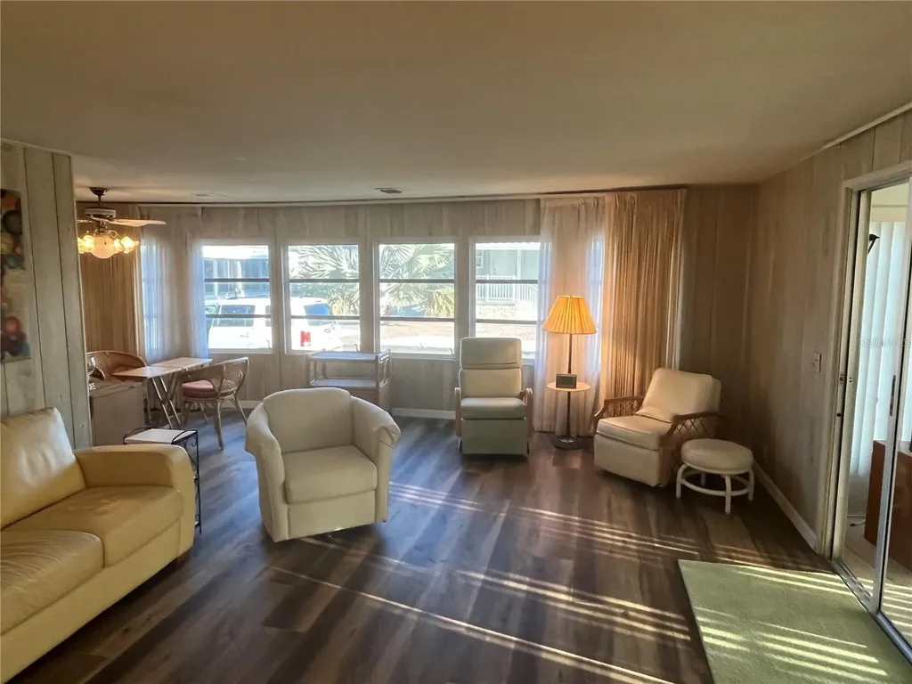 532 Via Veneto Venice FL 34285