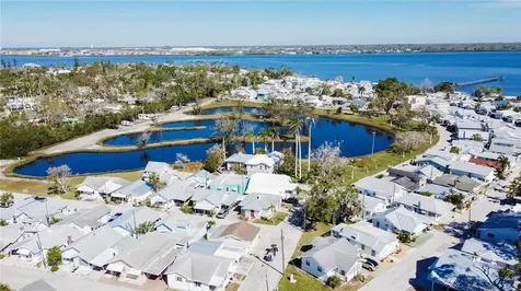 4 Braden Castle Drive Bradenton FL 34208