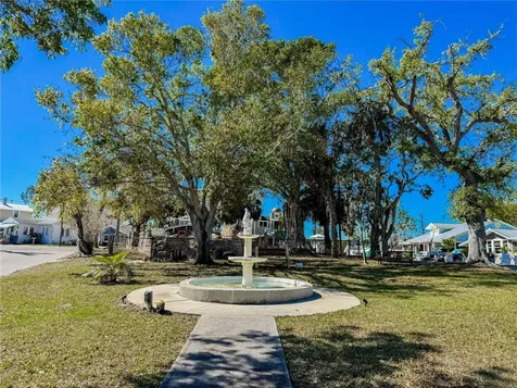 4 Braden Castle Drive Bradenton FL 34208