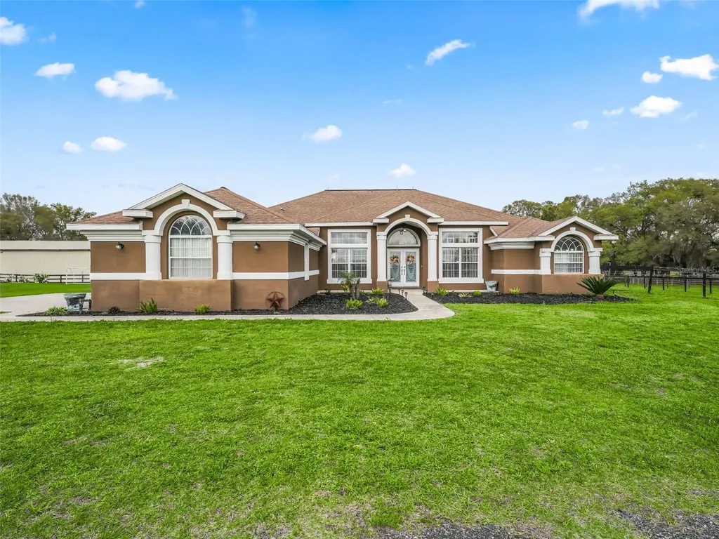 17511 SE 30th Street Morriston FL 32668