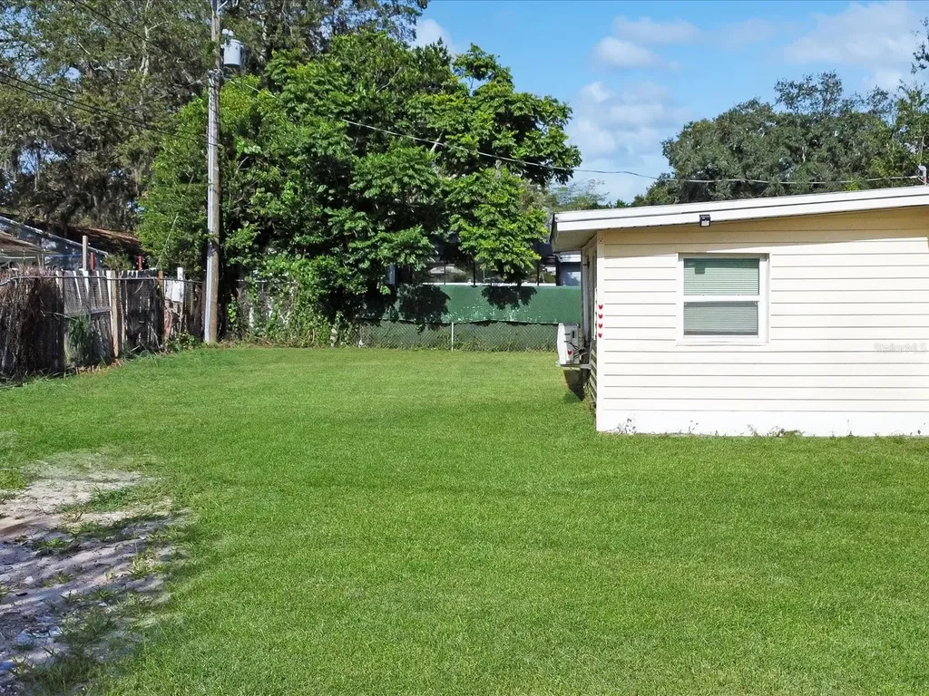 8101 Dominguin Street Orlando FL 32817