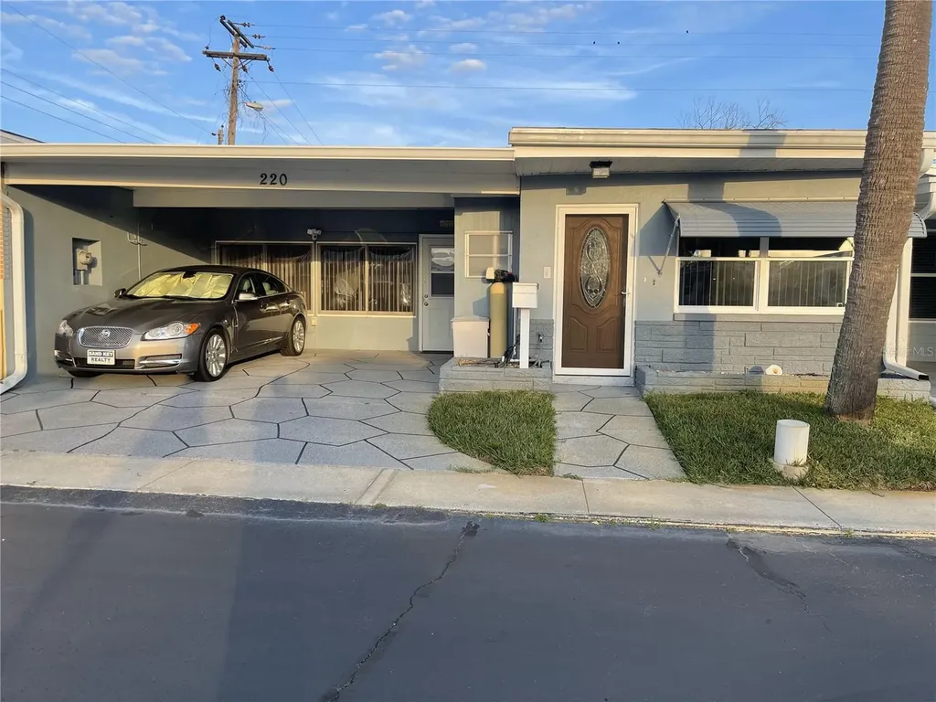 250 Rosery Road NW Largo FL 33770