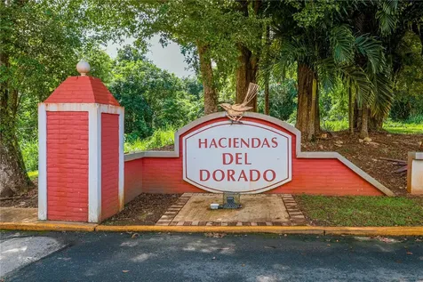 Urb. Haciendas Del Dorado Calle Guayacan A30 Toa Alta PR 00953