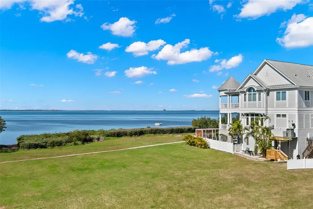 606 Indiana Avenue Crystal Beach FL 34681
