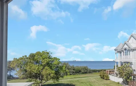 606 Indiana Avenue Crystal Beach FL 34681