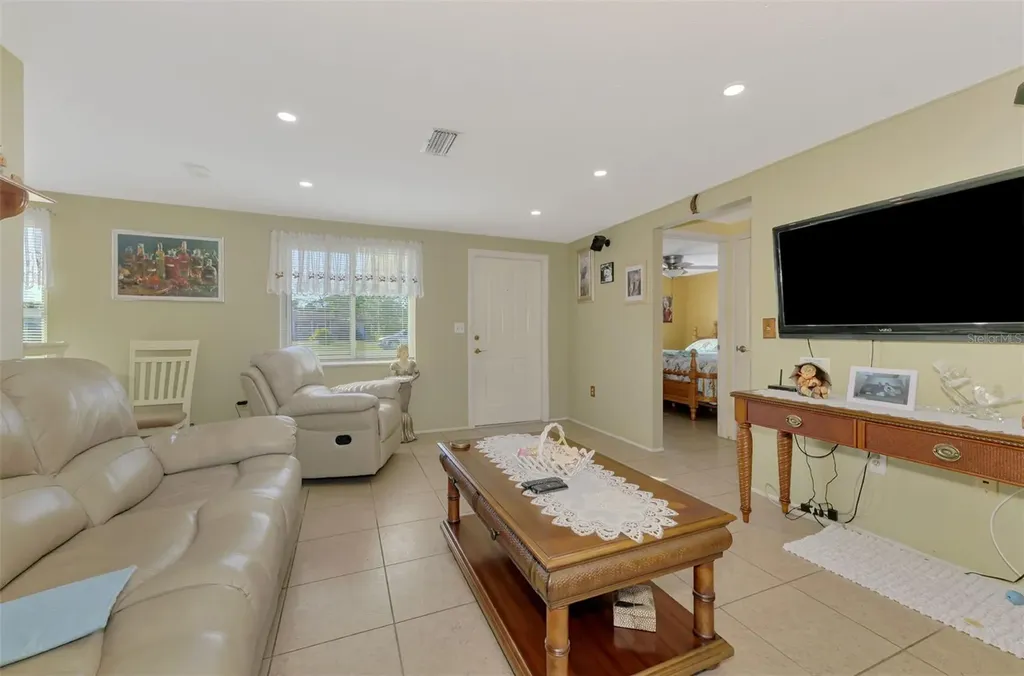 91 Beverly Circle Englewood FL 34223