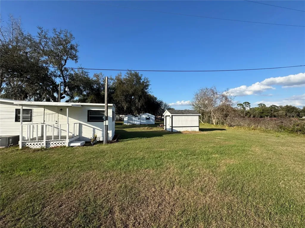 825 Cr 481 Lake Panasoffkee FL 33538