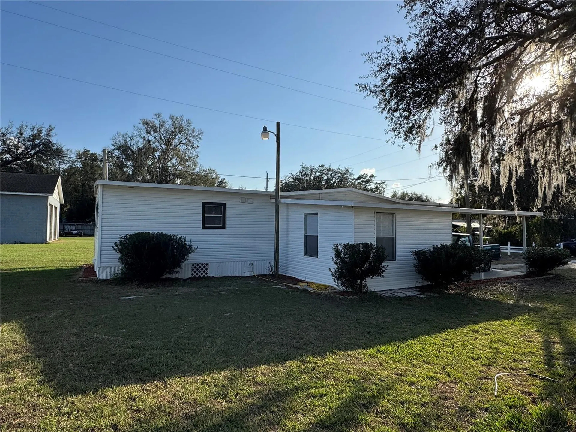 825 Cr 481 Lake Panasoffkee FL 33538