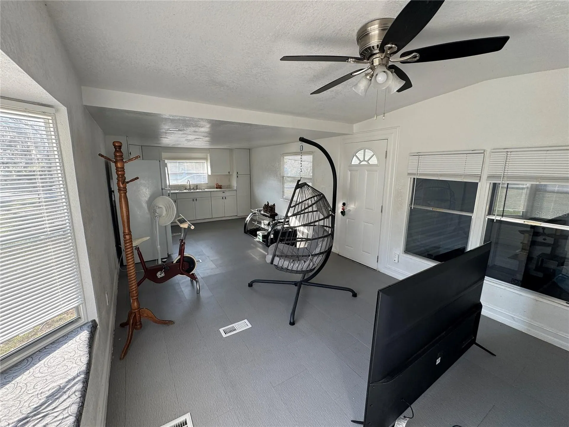 825 Cr 481 Lake Panasoffkee FL 33538