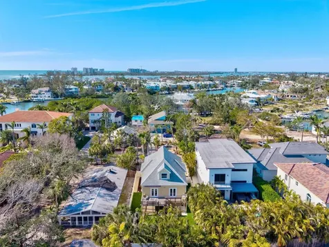 4117 Roberts Point Circle Sarasota FL 34242