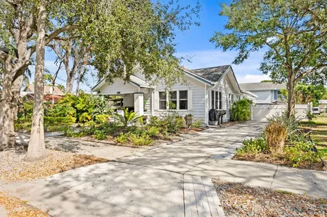 2721 12th Street N St Petersburg FL 33704