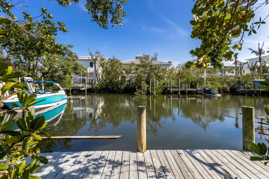 527 Magnolia Avenue Anna Maria FL 34216