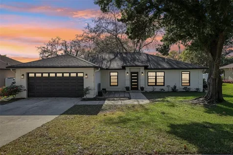 2294 Lakeview Avenue Clermont FL 34711