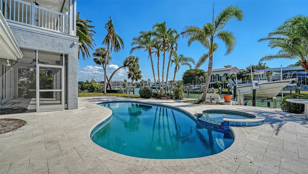 732 Siesta Drive Sarasota FL 34242