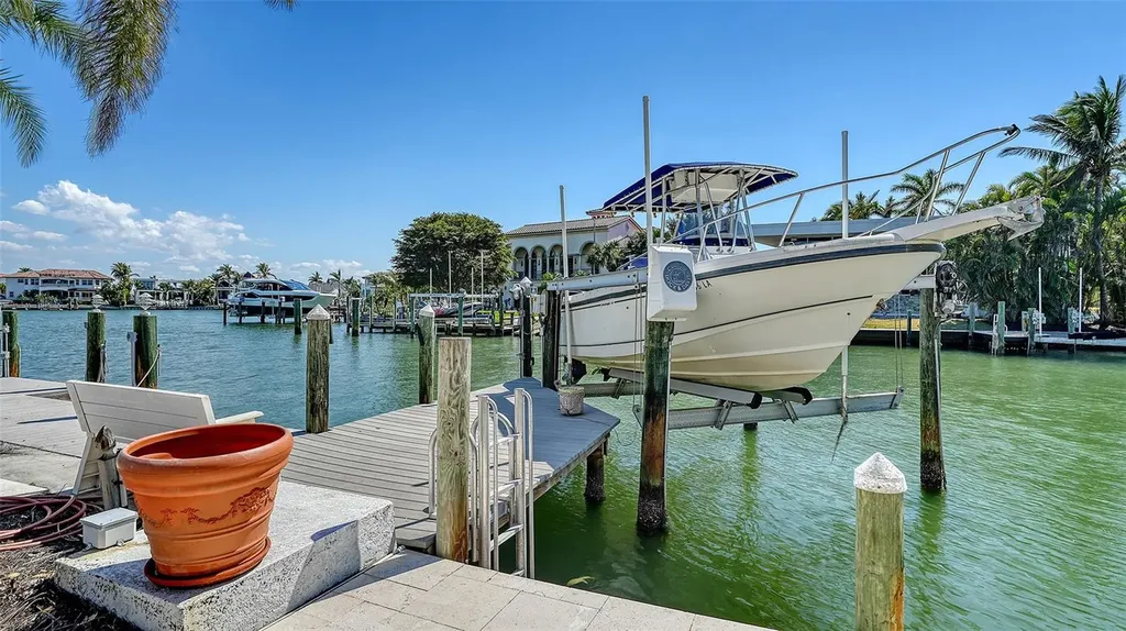732 Siesta Drive Sarasota FL 34242