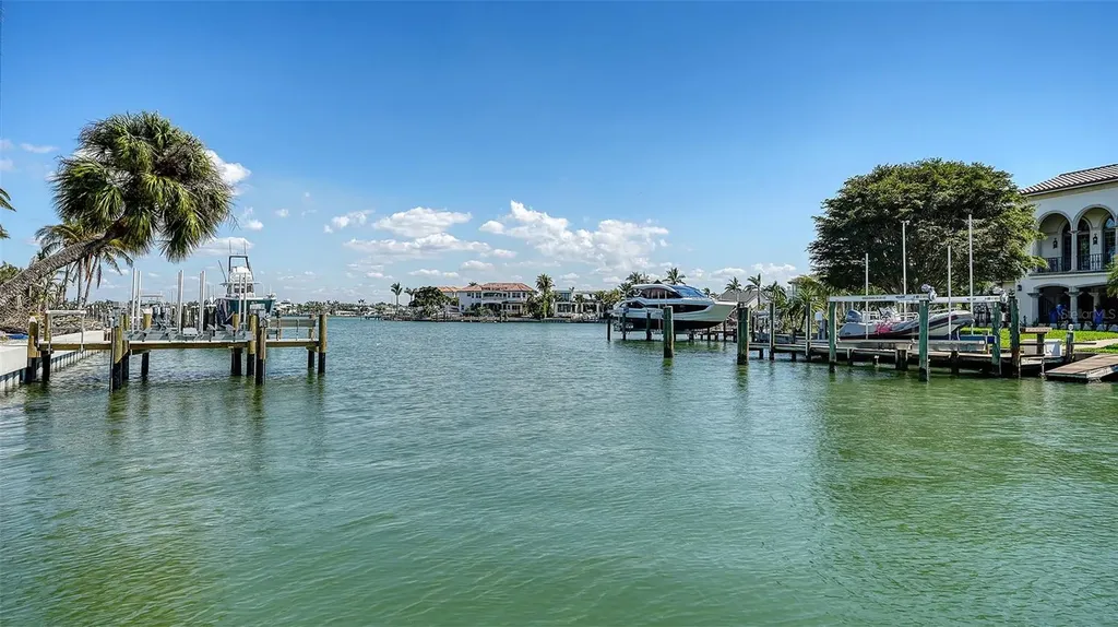 732 Siesta Drive Sarasota FL 34242