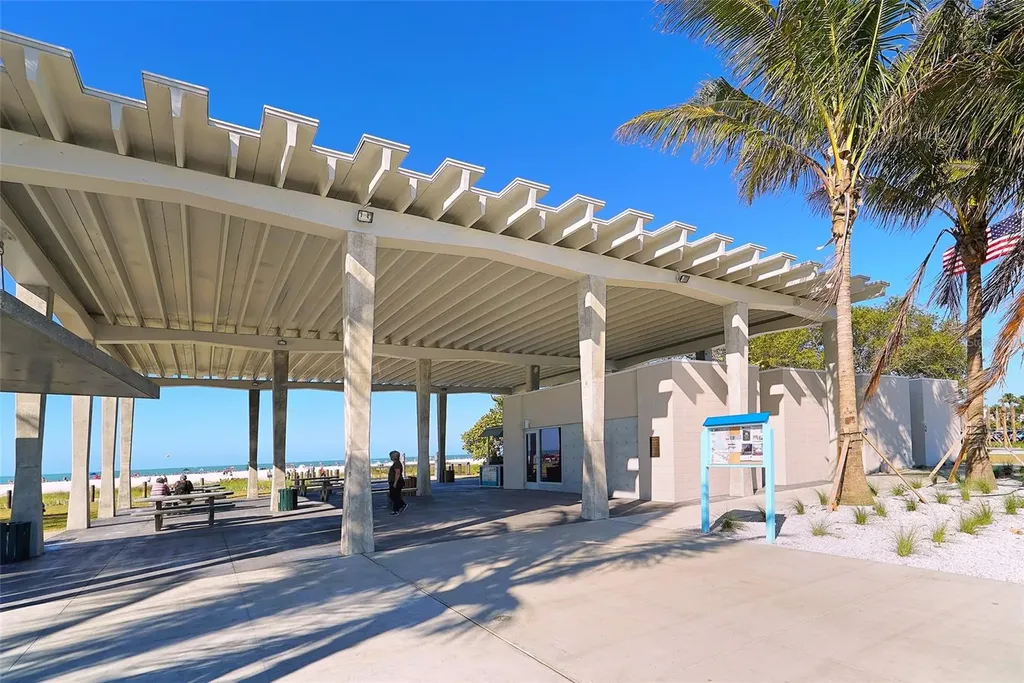732 Siesta Drive Sarasota FL 34242