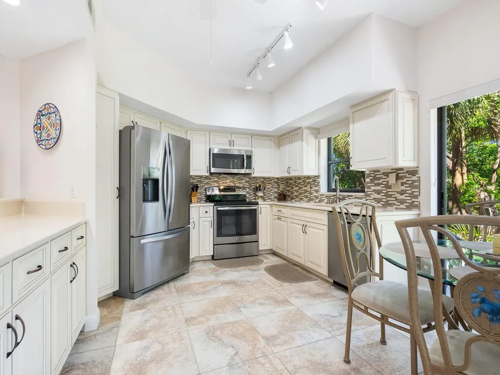 1718 Starling Drive Sarasota FL 34231