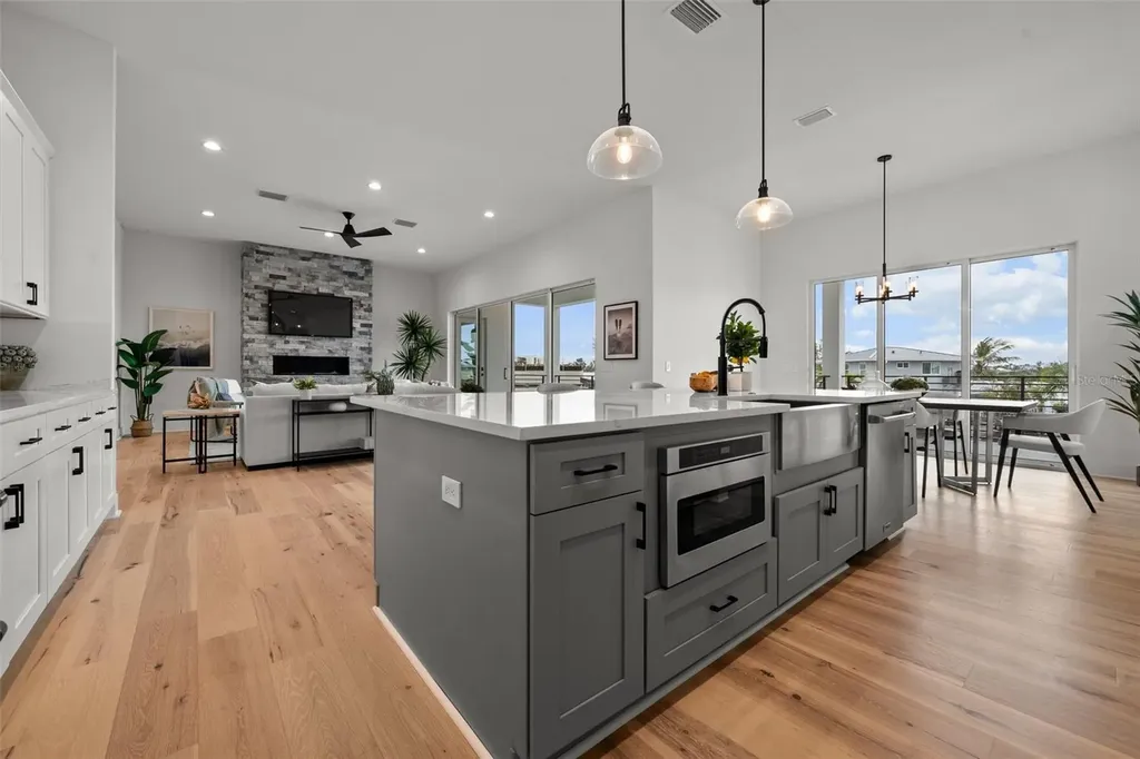 597 Buttonwood Drive Longboat Key FL 34228