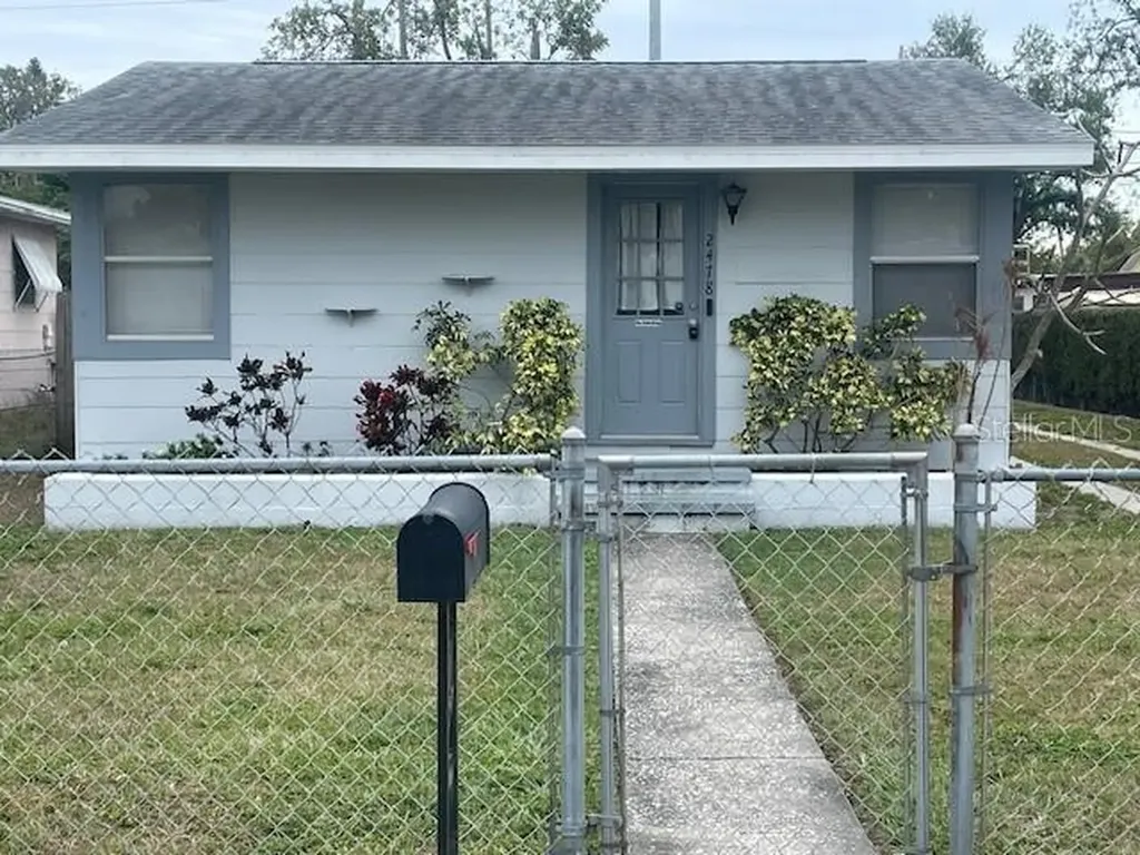 2478 16th Avenue N St Petersburg FL 33713