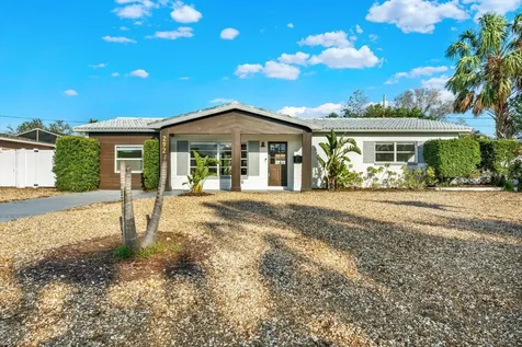 2921 67th Lane N St Petersburg FL 33710