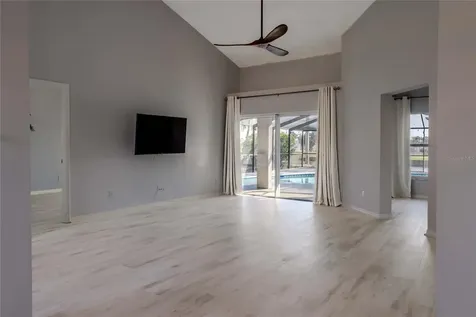 1211 Peridot Lane Sun City Center FL 33573