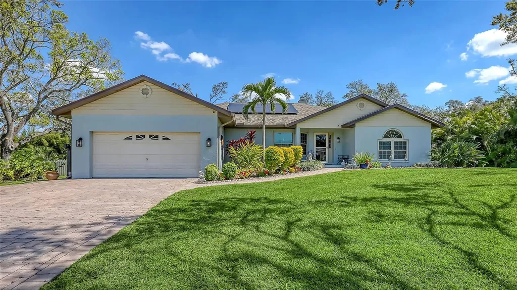6079 Ravenwood Drive Sarasota FL 34243