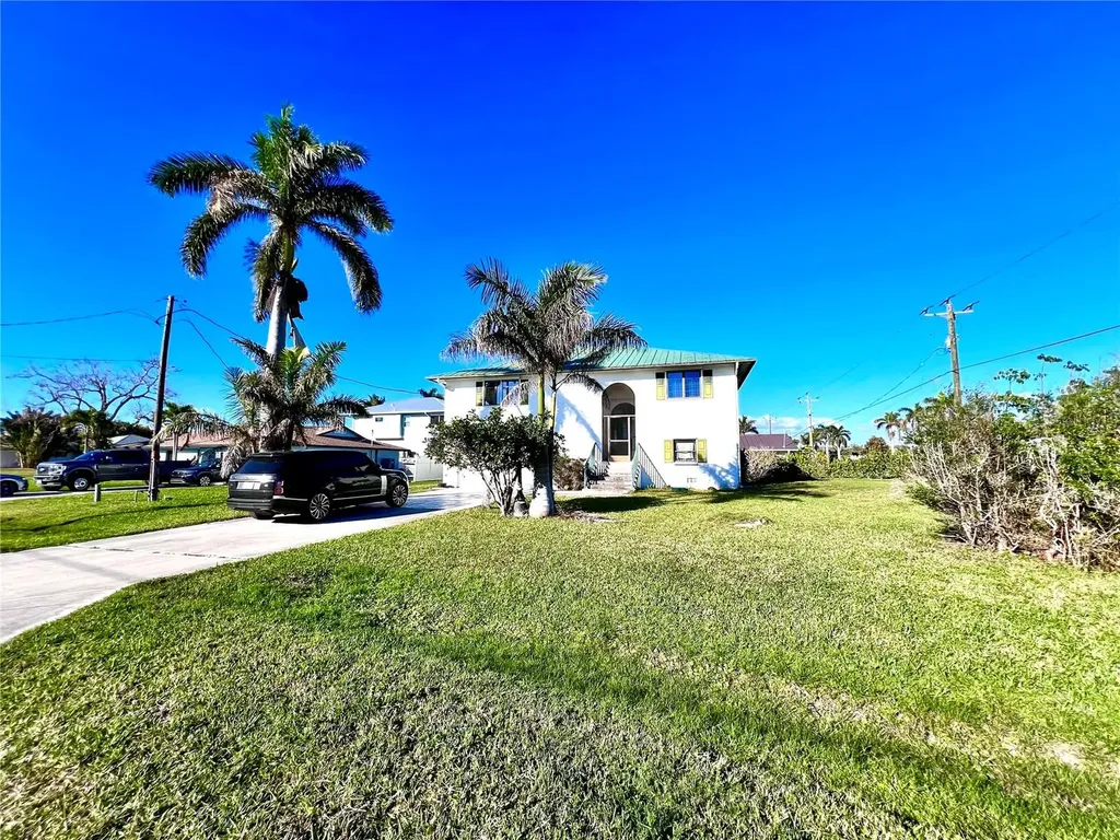103 Tahiti Circle Naples FL 34113