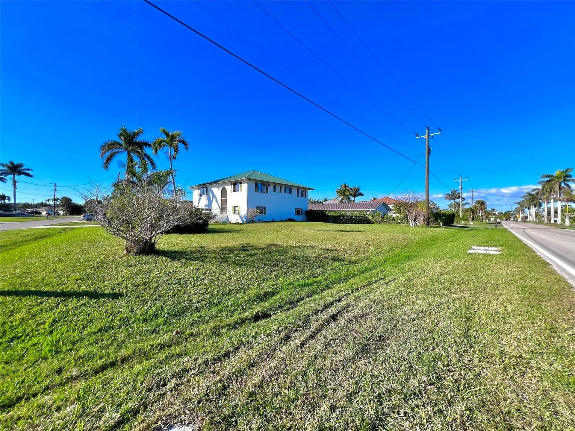 103 Tahiti Circle Naples FL 34113