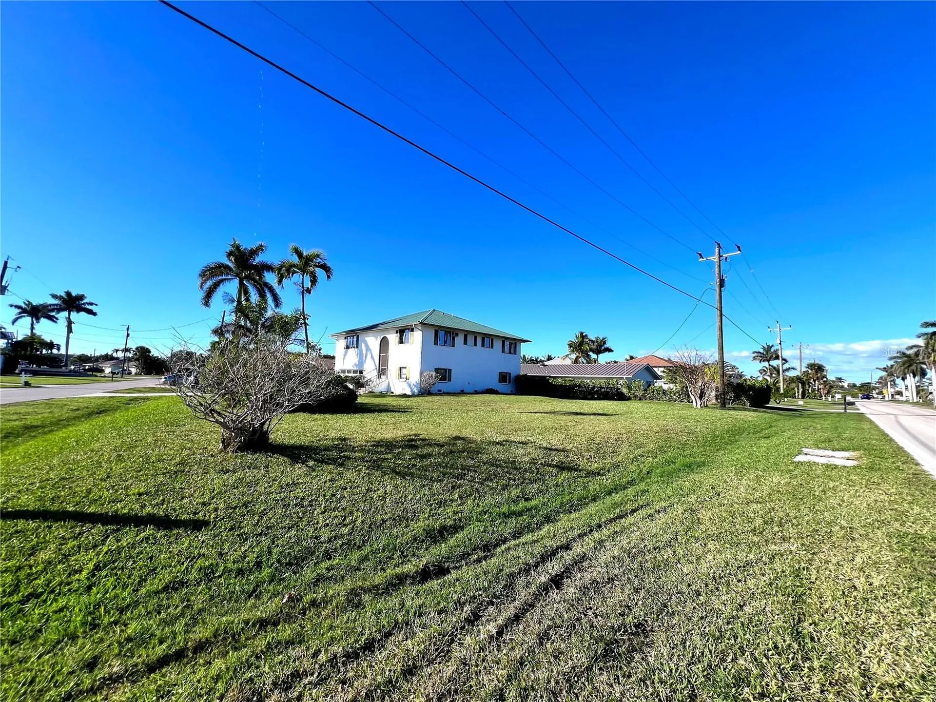 103 Tahiti Circle Naples FL 34113