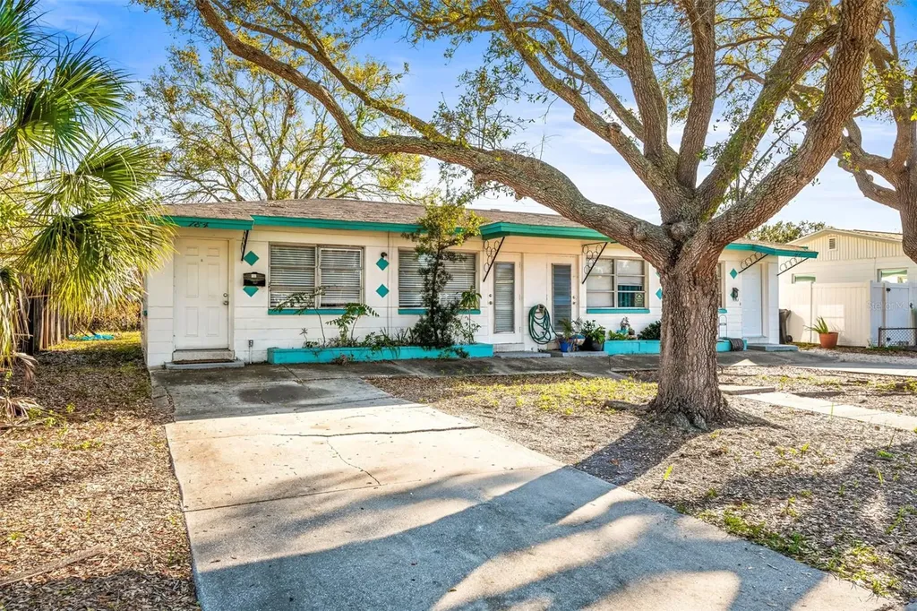 784 73rd Avenue N St Petersburg FL 33702