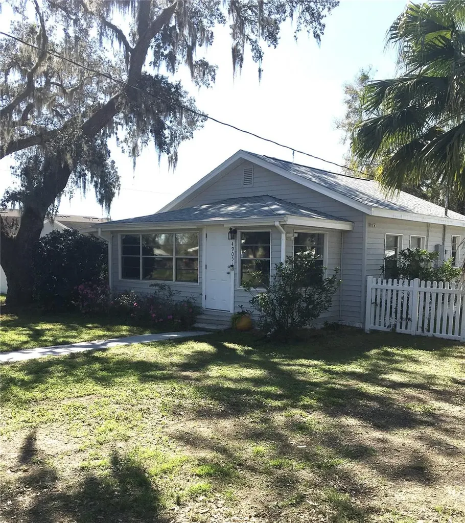 4905 Court Street Zephyrhills FL 33541
